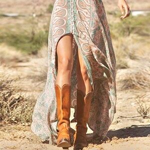 Thank you for visiting my closet lovely fashionistas,let’s do BOHO and feel free